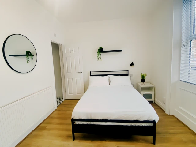 4-Bed 4-Bathroom Holly Street, Jarrow 1