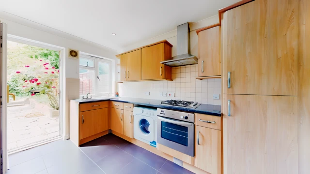 Tarling Road 24666# 3