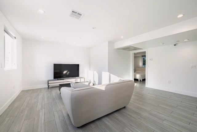 1650 W. 35th Pl 3