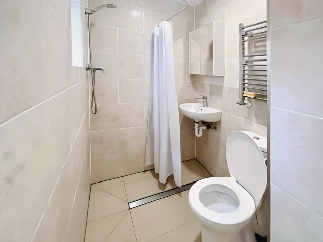 CW-Hilda Road, London 4