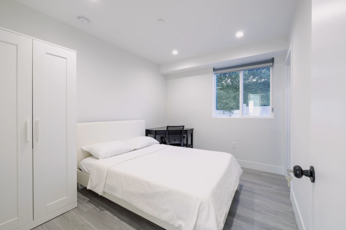 1650 W. 35th Pl 0
