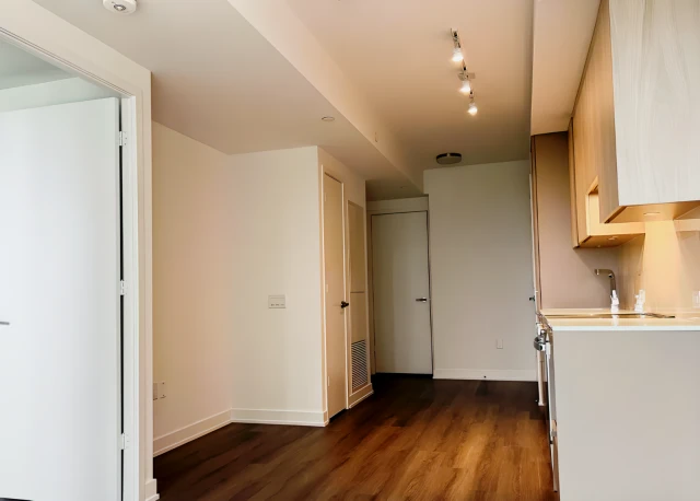 1105 - 3883 Quartz Road