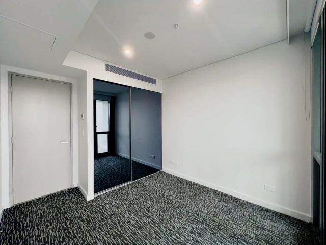33 George Julius Ave 4