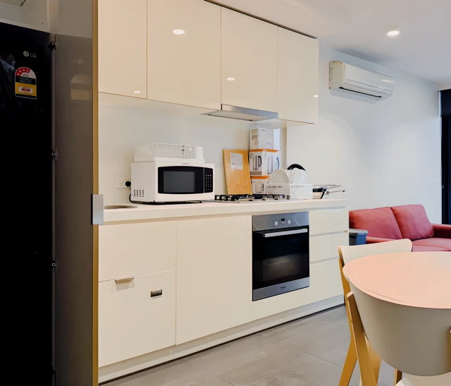 503/33 Mackenzie St 3