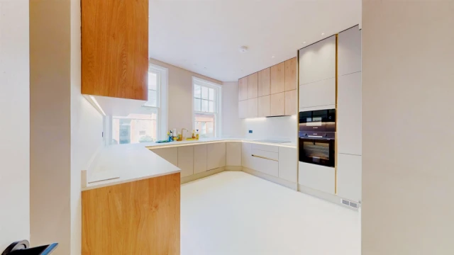 Wynnstay Gardens, Kensington 3