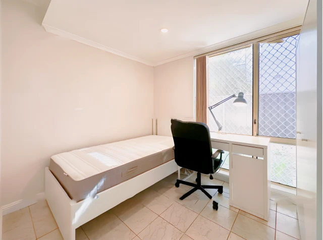 2A Barker St 3