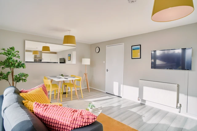 Whitton Walk 27150# 3