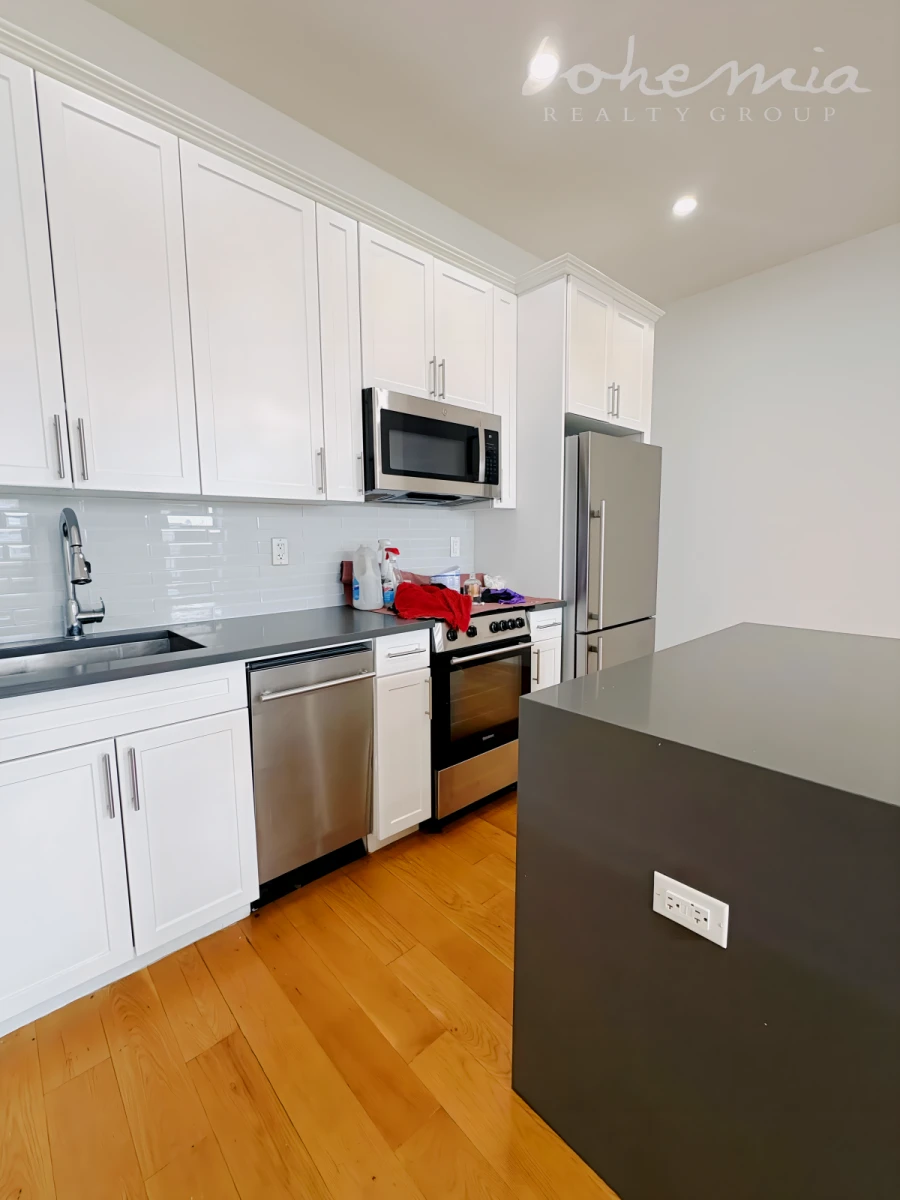 3820 Broadway 0
