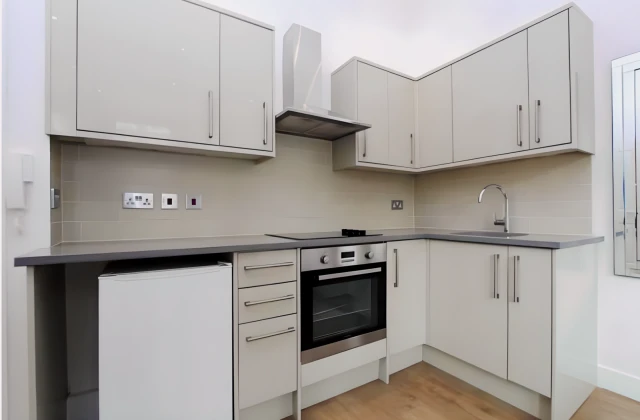 LH-Nevern Place 4