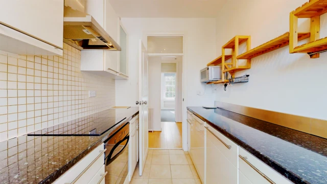 Nevern Square, Earls Court 3