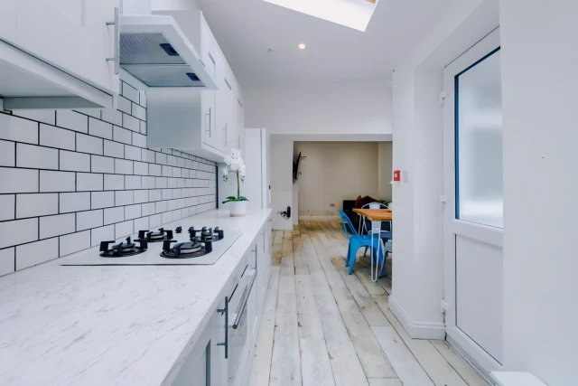 27 Gladstone Terrace 4