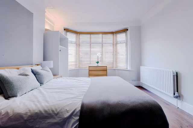 25 Elmsthorpe Avenue 3