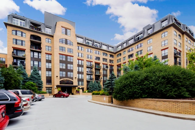 Heritage Landing 1