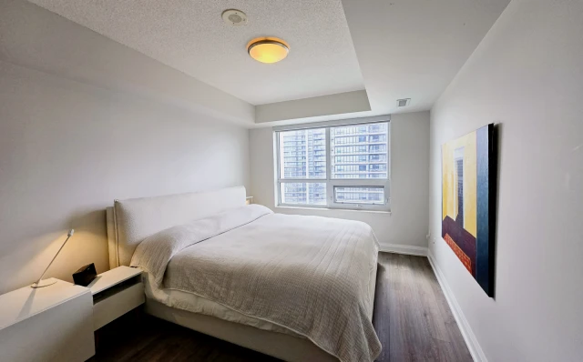 Markham Downtown Condo - 2 bedrooms + 2 bathrooms 3