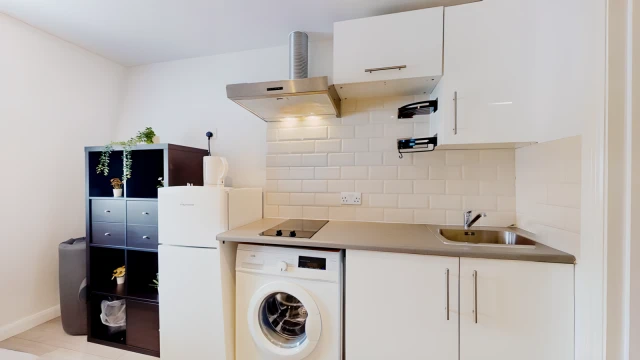 Hogarth Road 27999# 2