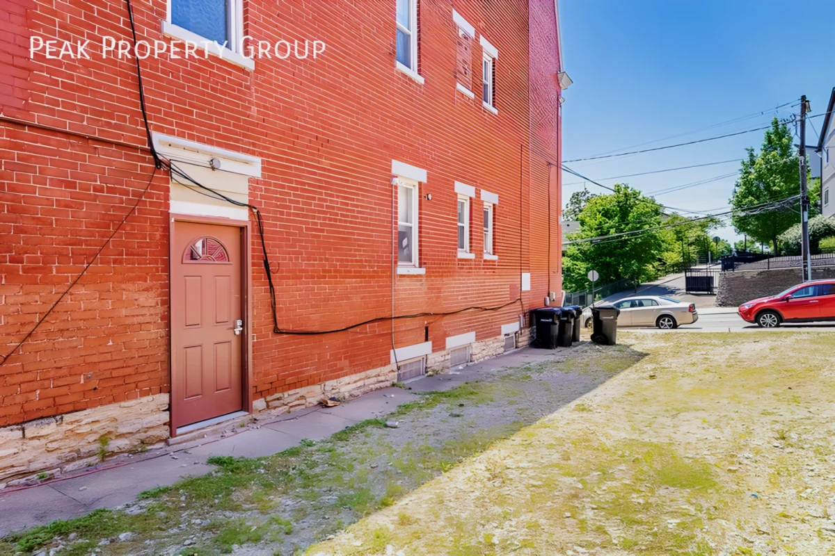 60 W. McMillan Street, Apt. 2 0