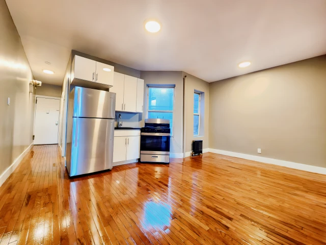 22 Saint Nicholas Pl 1