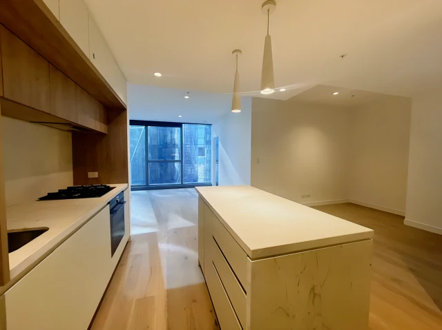 648 Lonsdale Street 1