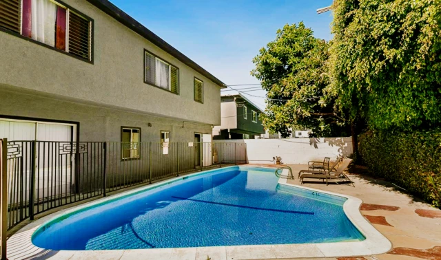 4136 Grandview Blvd 3