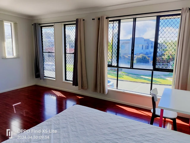 14 Macgroarty Street - Brisbane student accommodation - Single room-floor 2