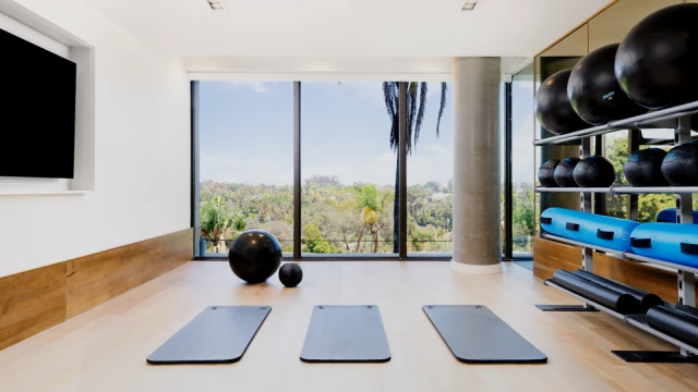 525 Olive Apartments 2