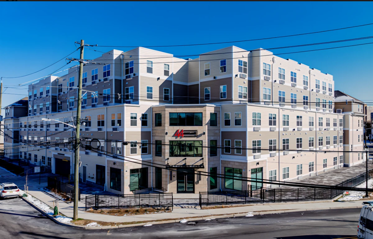 44 Courtlandt - chỗ ở sinh viên tại New Brunswick NJ trong tiếng Việt