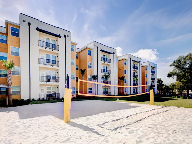 Plaza on university 3