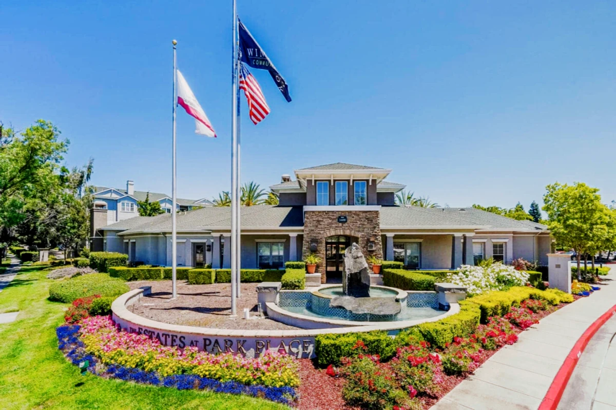 The Estates at Park Place - Fremont student accommodation