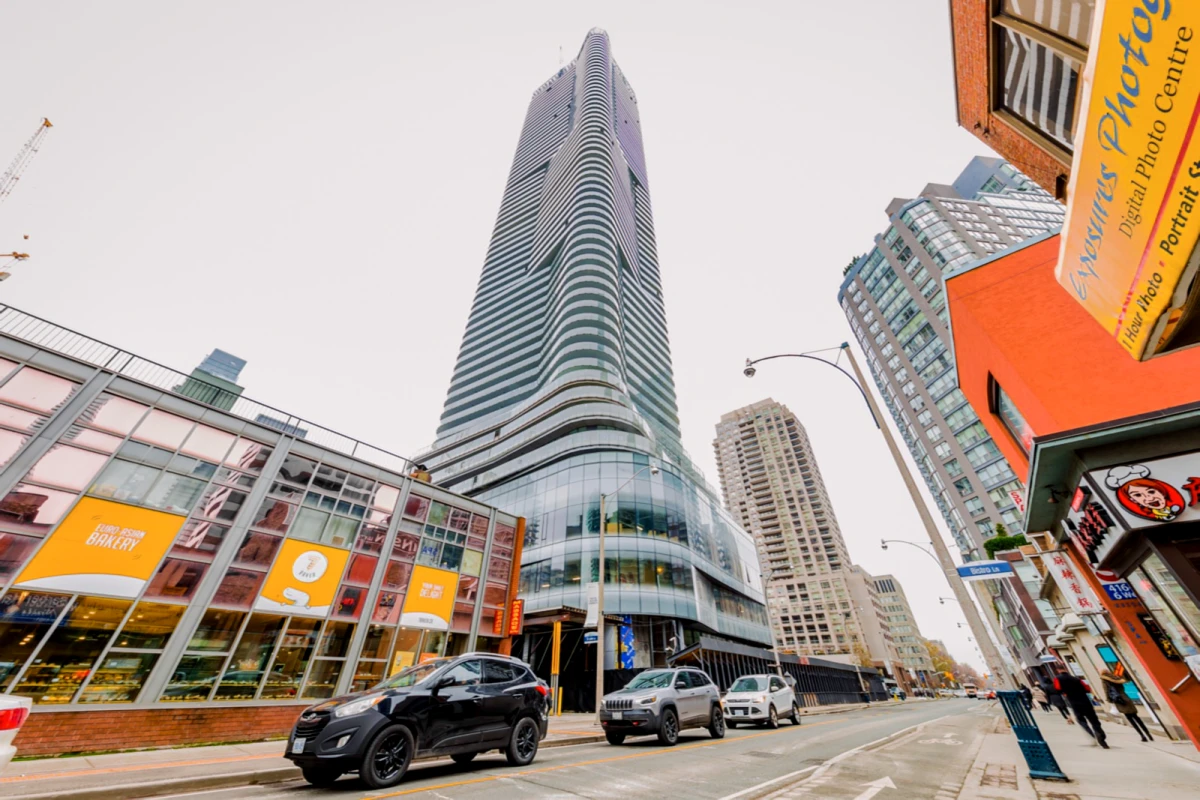 11 Wellesley St W - 토론토 학생 숙소