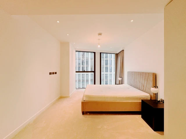 FH-One Thames City 4