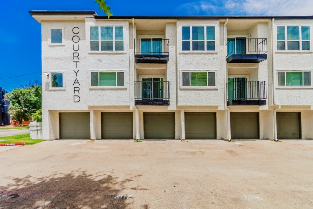 Courtyard Condos Dallas 3