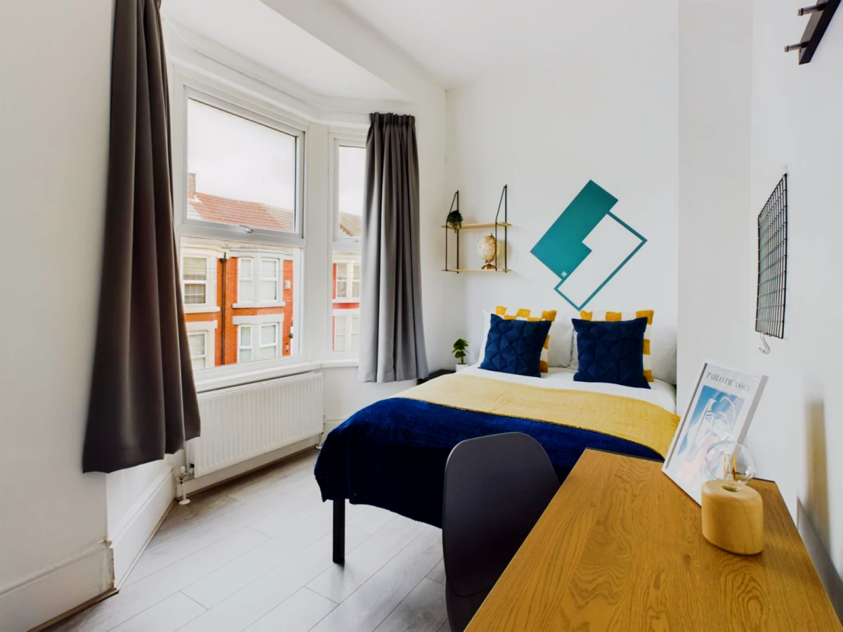 6 Albert Edward Road 0