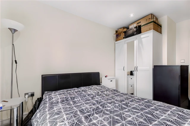 LH-Wharfside Point 4