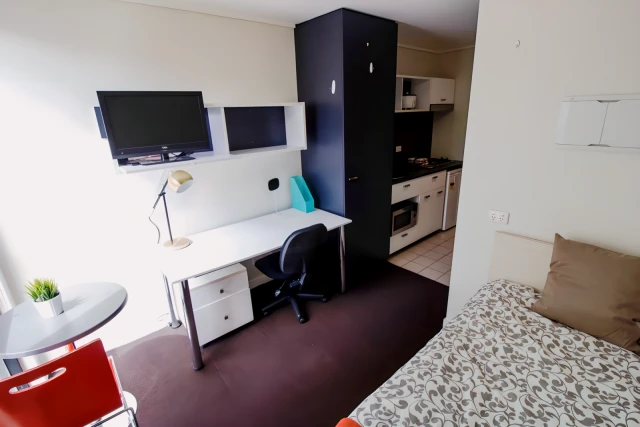 127 Leicester Street 3