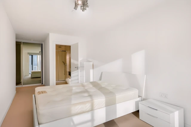 LH-Stratford Plaza 2