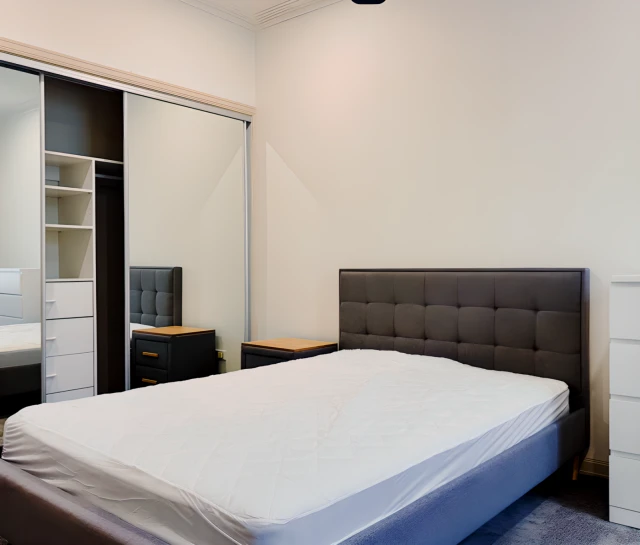 6/165 Bourke Street 2