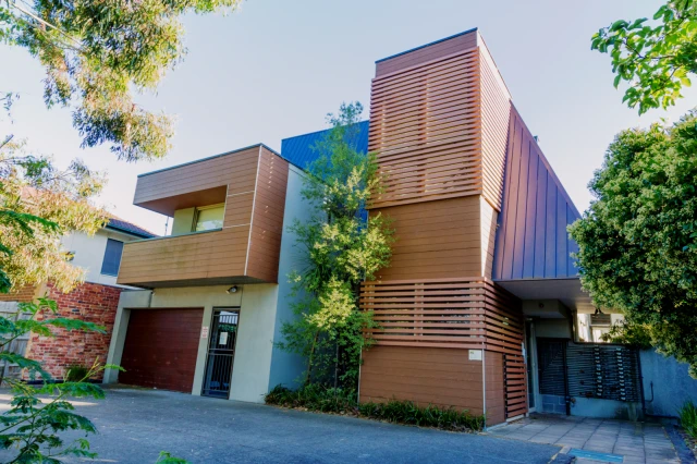 1023 Dandenong Road 1