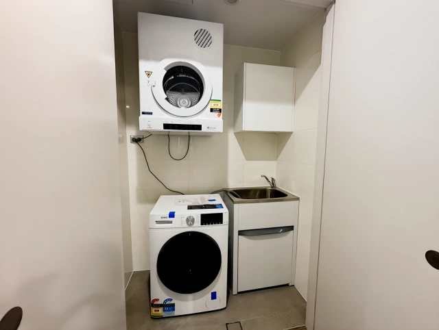 12 Galloway Street 4