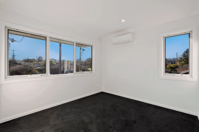 1/11 Paul Street, Doncaster 4