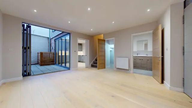 Provender Mews 4 2