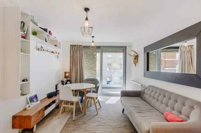 Boleyn Road 11717# 1