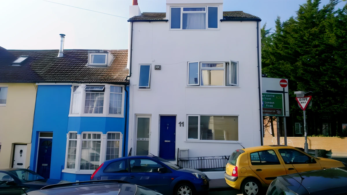 2 Bed Upper Maisonette Flat 0