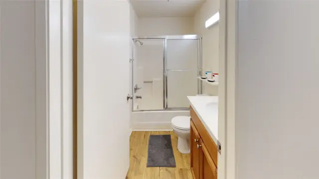 512 Veteran Ave 2