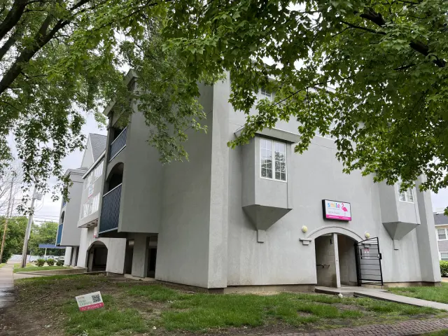 402 N Gregory Street, Urbana, IL 61820 2