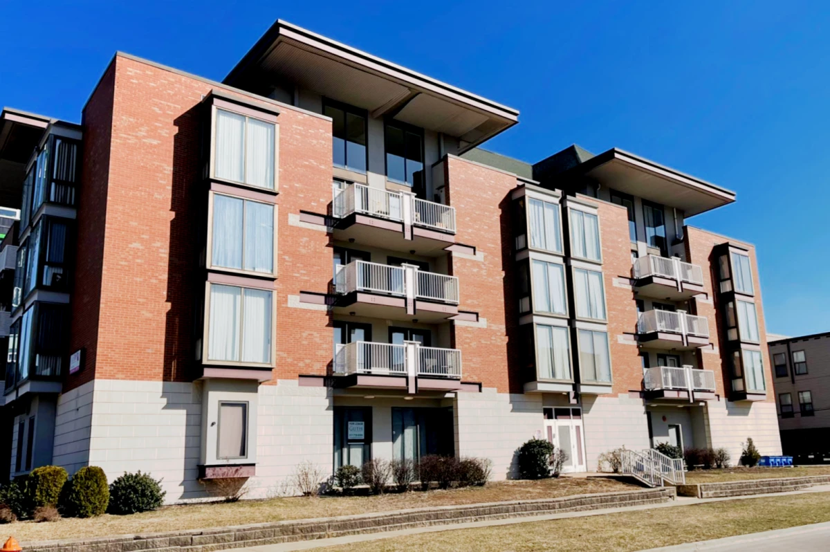 51 E Green, Champaign, IL 61820 0