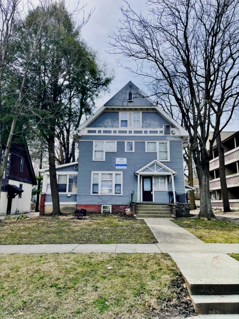 805 West Oregon Street 1