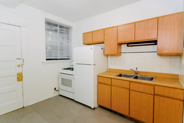 1154-56 E. 56th Street 4