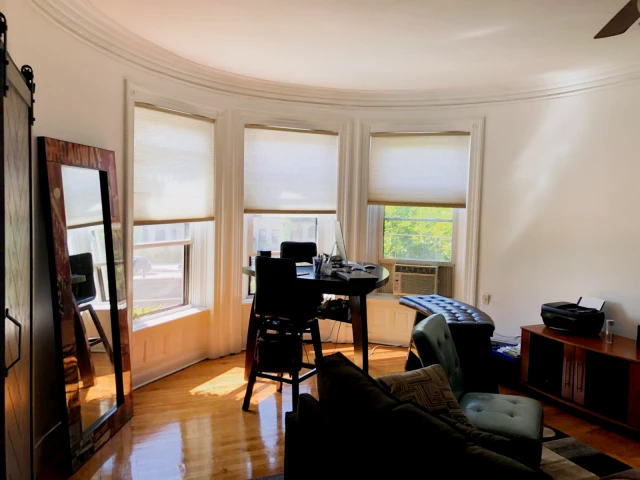 918 Beacon St 3
