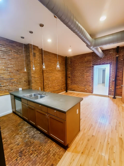 116A N. Walnut - 204, Champaign, IL 61820 4