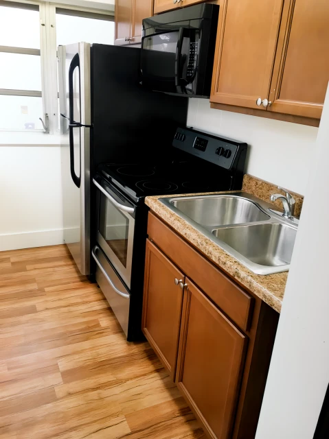 311 W. Columbia, Champaign, IL 61820 4